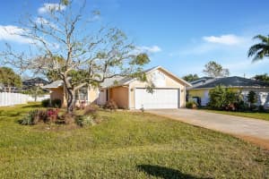 725 24th Square, Vero Beach, FL 32962, Sold 03/26/21