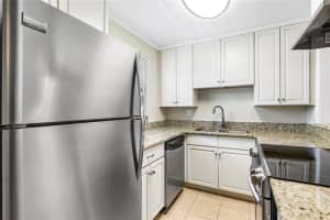MLS# R10692805, Vero Beach, Florida 32960