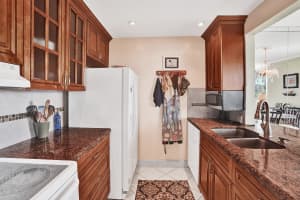 250 NE 20th St, Boca Raton, FL 33431, Sold 04/16/21