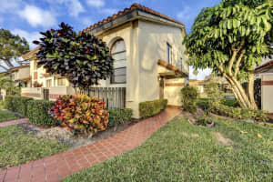 10383 S Circle Lake Dr, Boynton Beach, FL 33437, Sold 04/26/21