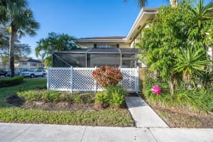 26 Clinton Ct, Royal Palm Beach, FL 33411, Sold 03/26/21