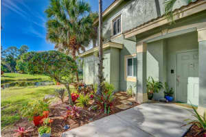 320 Crestwood Cir, Royal Palm Beach, FL 33411, Sold 04/09/21