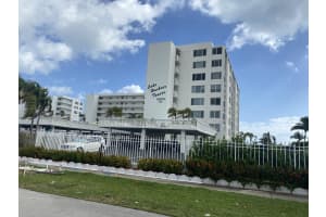 301 Lake Shore Dr, Lake Park, FL 33403, Sold 08/02/21