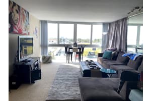 301 Lake Shore Dr, Lake Park, FL 33403, Sold 08/02/21