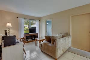 315 Circle Dr S, Boynton Beach, FL 33435, Sold 05/17/21