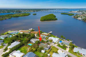 175 SW Cabana Point Cir, Stuart, FL 34994, Sold 04/05/21