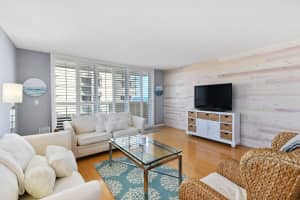 5440 N Ocean Dr, Riviera Beach, FL 33404, Sold 04/05/21