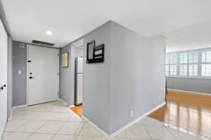 5440 N Ocean Dr, Riviera Beach, FL 33404, Sold 04/05/21