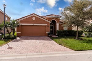 1755 Berkshire Cir SW, Vero Beach, FL 32968, Sold 07/08/21