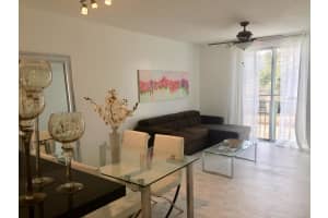 720 S Sapodilla Ave, West Palm Beach, FL 33401, Sold 03/08/21