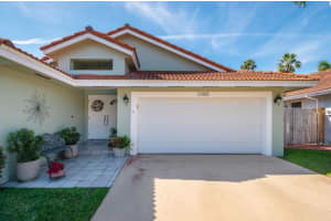 19050 NW 85th Ct, Hialeah, FL 33015, Sold 04/06/21