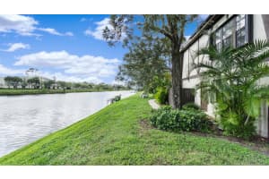 104 Weybridge Cir, Royal Palm Beach, FL 33411, Sold 04/23/21