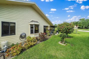 8121 SE Eaglewood Way, Hobe Sound, FL 33455, Sold 04/26/21