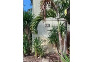 5 Crossings Cir, Boynton Beach, FL 33435, Sold 03/30/21