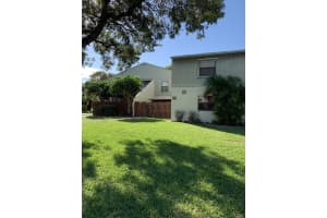 36 N Crossings Cir, Boynton Beach, FL 33435, Sold 03/30/21