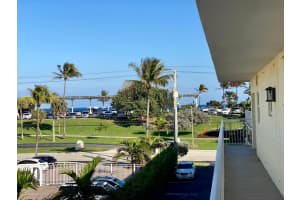 6520 N Ocean Blvd, Ocean Ridge, FL 33435, Sold 03/25/21