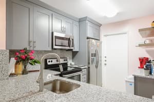 400 SE 10th St, Deerfield Beach, FL 33441, Sold 04/30/21