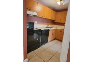 411 Executive Center Dr, West Palm Beach, FL 33401, Sold 04/09/21