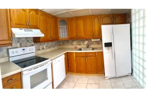 480 Executive Center Dr #2f, West Palm Beach, FL 33401, Sold 05/12/21