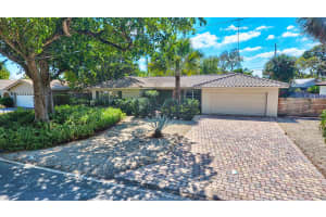 810 NW 7th St, Boca Raton, FL 33486, Sold 10/01/21