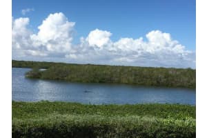 3221 S Lakeview Cir, Fort Pierce, FL 34949, Sold 04/23/21