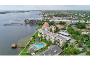8200 Lakeshore Dr, Hypoluxo, FL 33462, Sold 06/02/21