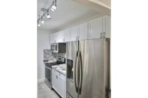 860 SW 9th St Cir, Boca Raton, FL 33486, Sold 04/26/21