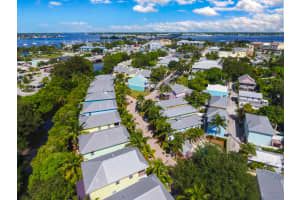 532 SW Akron Ave, Stuart, FL 34994, Sold 12/14/21