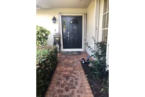 5040 Woodstone Cir N, Lake Worth, FL 33463, Sold 04/20/21