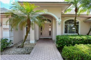 1209 SW Lighthouse Dr, Palm City, FL 34990, Sold 05/12/21