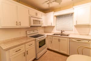 511 Sandpiper Cir Ln, Delray Beach, FL 33445, Sold 04/15/21