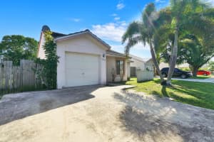 5884 Strawberry Lakes Cir, Lake Worth, FL 33463, Sold 04/27/21