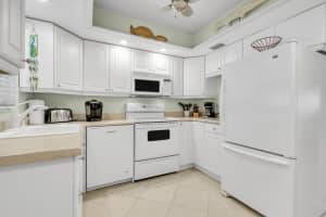 52 Yacht Club Dr, North Palm Beach, FL 33408, Sold 03/31/21