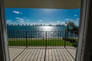 801 Lake Shore Dr, West Palm Beach, FL 33403, Sold 04/19/21
