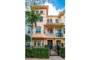 2471 San Pietro Cir, Palm Beach Gardens, FL 33410, Sold 05/11/21