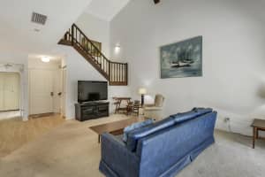 8020 Edgemere Ln, Palm Beach Gardens, FL 33410, Sold 04/12/21