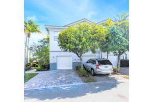 3245 Laurel Ridge Cir, Riviera Beach, FL 33404, Sold 04/16/21