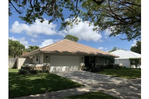 2629 NW 41st St, Boca Raton, FL 33434, Sold 04/30/21