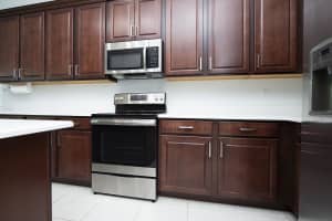 295 11th Square SW, Vero Beach, FL 32962, Sold 05/24/21