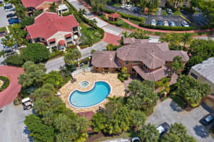 25 Uno Lago Dr, North Palm Beach, FL 33408, Sold 05/27/21