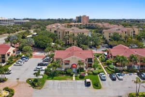 25 Uno Lago Dr, North Palm Beach, FL 33408, Sold 05/27/21