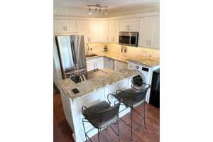 2570 S Federal Hwy, Boynton Beach, FL 33435, Sold 04/23/21