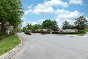 516 SW Glen Crest Way, Stuart, FL 34997, Sold 05/20/21