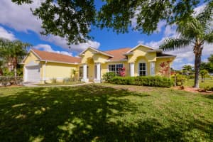 2702 Palm Lakes Ave, Fort Pierce, FL 34981, Sold 05/06/21