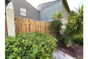 36 N Crossings Cir, Boynton Beach, FL 33435, Sold 05/26/21