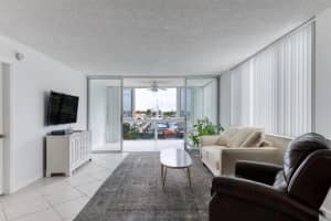 301 Lake Shore Dr, Lake Park, FL 33403, Sold 05/17/21