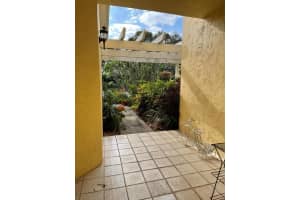 1701 Woodbridge Lakes Cir, West Palm Beach, FL 33406, Sold 05/26/21