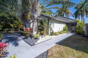 2533 Bedford Mews Dr, Wellington, FL 33414, Sold 04/23/21