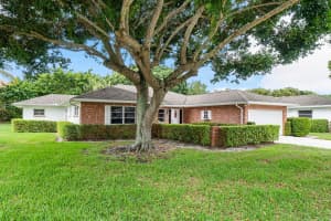 10935 Greentrail Dr S, Boynton Beach, FL 33436, Sold 06/11/21