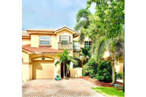 9725 Darlington Pl, Cooper City, FL 33328, Sold 04/30/21